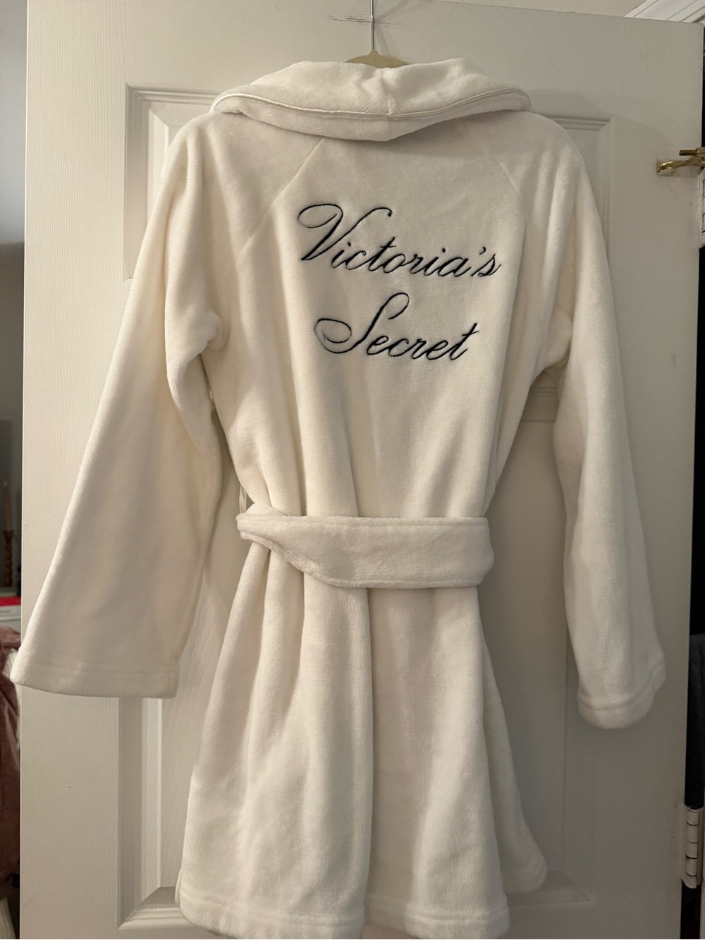 Victoria's Secret Women's White Plush Robe